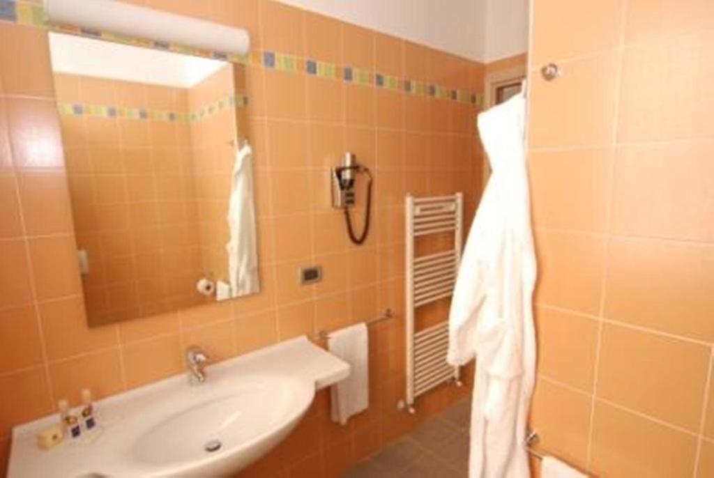 Residence & Suites Solaf Bonate di Sopra Bilik gambar